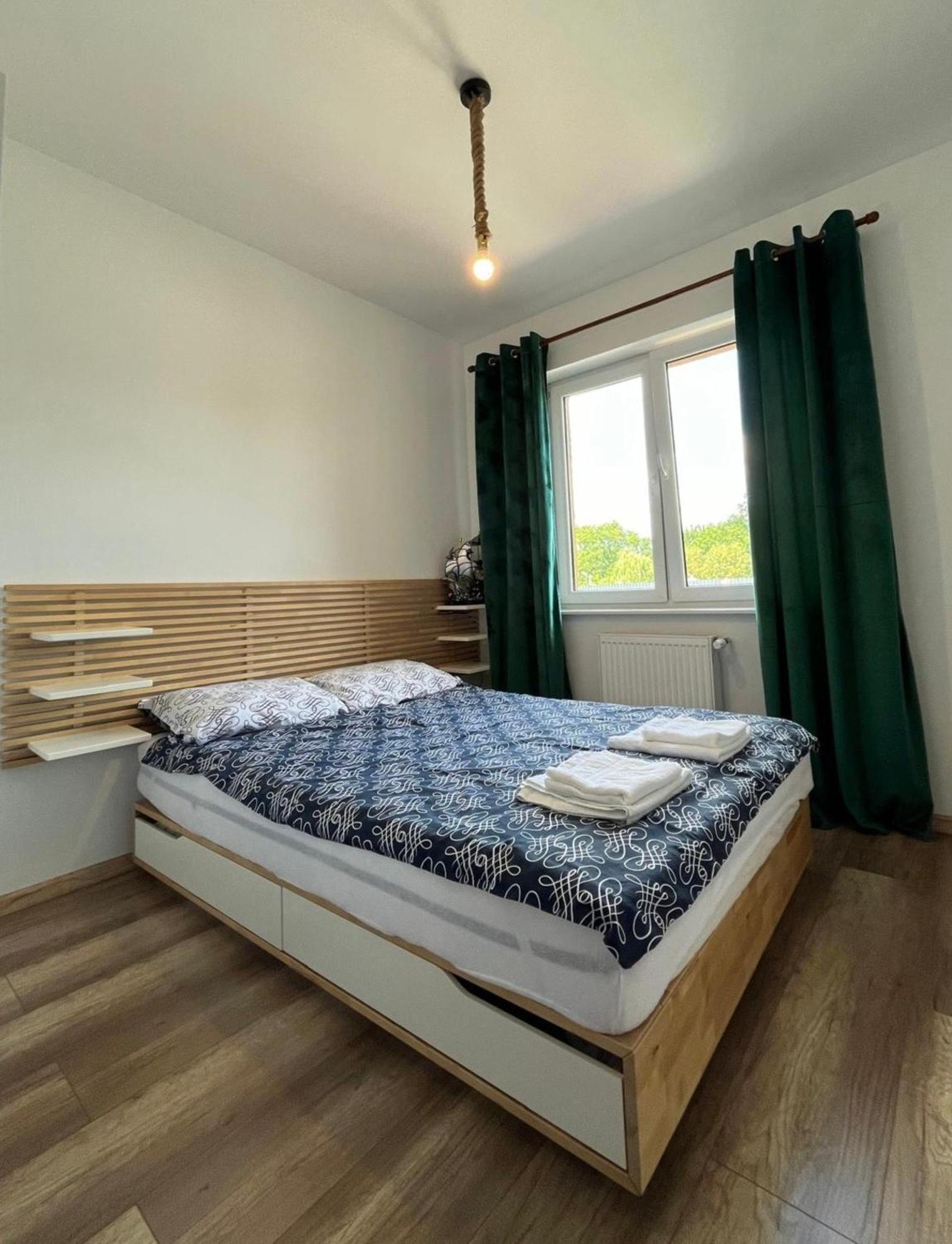 Apartament Jeziorna โอเลสโก ภายนอก รูปภาพ